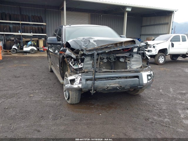 5TFDY5F13HX637166 Toyota Tundra Sr5 5.7l V8