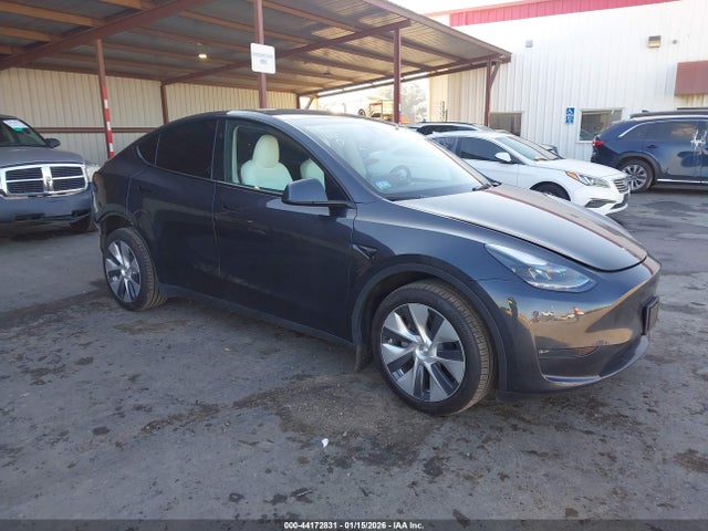 2024 TESLA MODEL Y 7SAYGDEE2RA223018 Photo 0