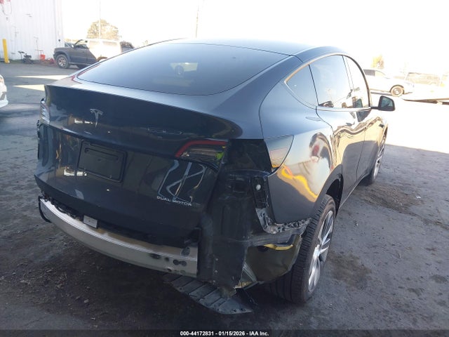 2024 TESLA MODEL Y 7SAYGDEE2RA223018 Photo 3