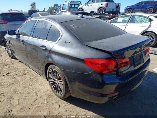 2018 BMW 530E WBAJA9C53JB253264 Photo 2