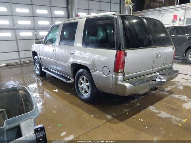 2000 CADILLAC ESCALADE 1GYEK13R2YR131626 Photo 2