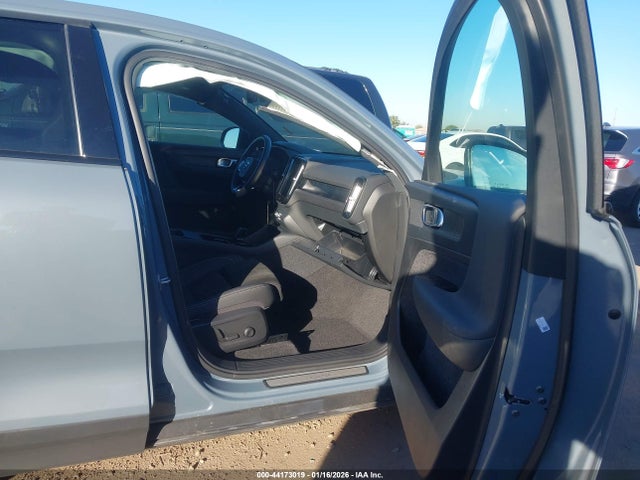 2023 VOLVO C40 RECHARGE PURE ELECTRIC YV4ED3GL5P2062534 Photo 4