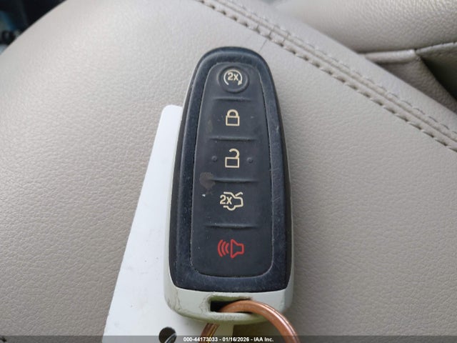 1FMCU0J96GUB58274 Ford Escape Titanium
