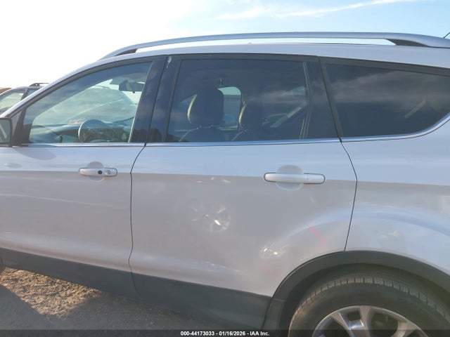 1FMCU0J96GUB58274 Ford Escape Titanium