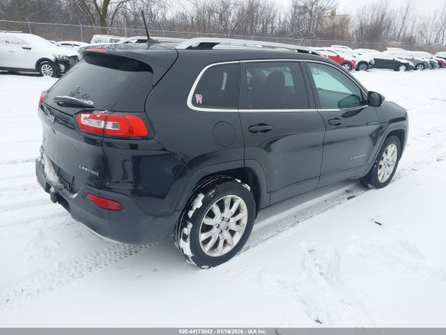 1C4PJMDSXHW584284 Jeep Cherokee Limited 4x4