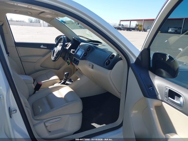 Продаж на аукціоні авто 2012 Volkswagen Tiguan Se, vin: WVGBV7AX5CW559278, номер лоту: 44173050