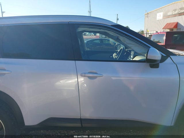 JN8BT3BB6RW280991 Nissan Rogue Sv Intelligent Awd