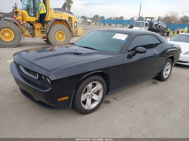2C3CDYAG1EH225482 Dodge Challenger Sxt