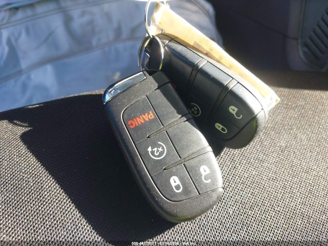 44173171 :رقم المزاد ، ZACCJABT0FPB54403 vin ، 2015 Jeep Renegade Latitude مزاد بيع