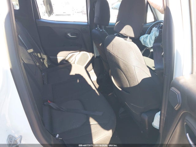 44173171 :رقم المزاد ، ZACCJABT0FPB54403 vin ، 2015 Jeep Renegade Latitude مزاد بيع