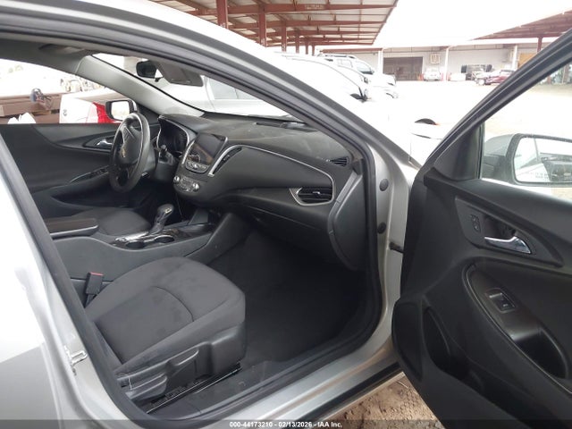 1G1ZD5ST5NF117943 Chevrolet Malibu Fwd Lt