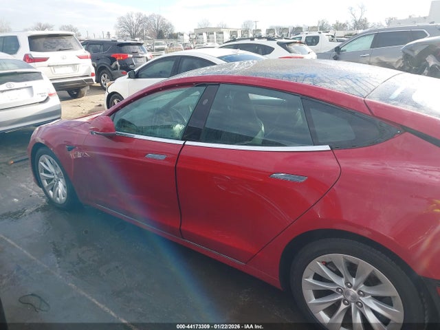 Tesla Model S 100d/75d/long Range/standard Range 2019 5YJSA1E25KF335104 Image 14