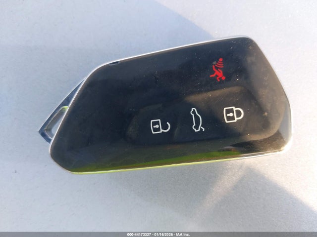2021 VOLKSWAGEN ID.4 WVGTMPE21MP044621 Photo 10