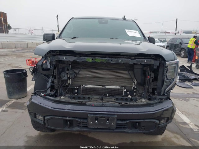 1GTPHCE8XPZ207105 GMC Sierra 1500 2wd Short Box Elevation