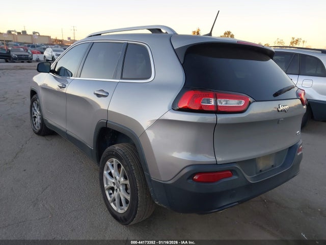 1C4PJLCB1HW667467 Jeep Cherokee Latitude Fwd