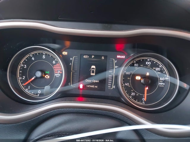 1C4PJLCB1HW667467 Jeep Cherokee Latitude Fwd