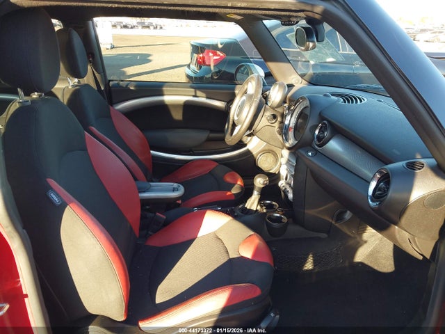 2008 MINI COOPER S CLUBMAN WMWMM33578TP88460 Photo 4