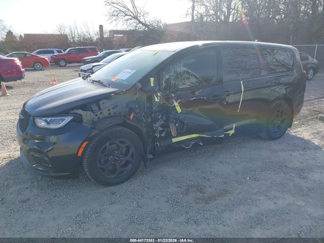 2022 CHRYSLER PACIFICA HYBRID 2C4RC1S72NR215908 Photo 1