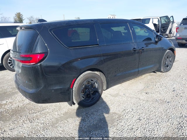 2022 CHRYSLER PACIFICA HYBRID 2C4RC1S72NR215908 Photo 3