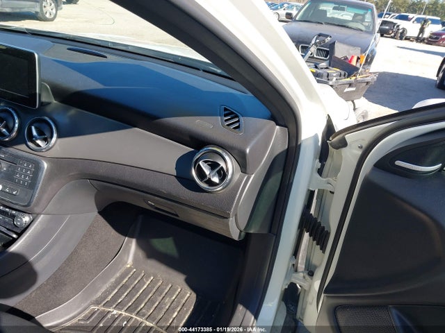 44173385 :رقم المزاد ، WDCTG4EB9GJ210217 vin ، 2016 Mercedes-benz Gla 250 مزاد بيع