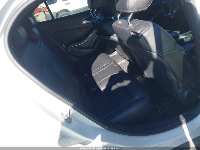 44173385 :رقم المزاد ، WDCTG4EB9GJ210217 vin ، 2016 Mercedes-benz Gla 250 مزاد بيع