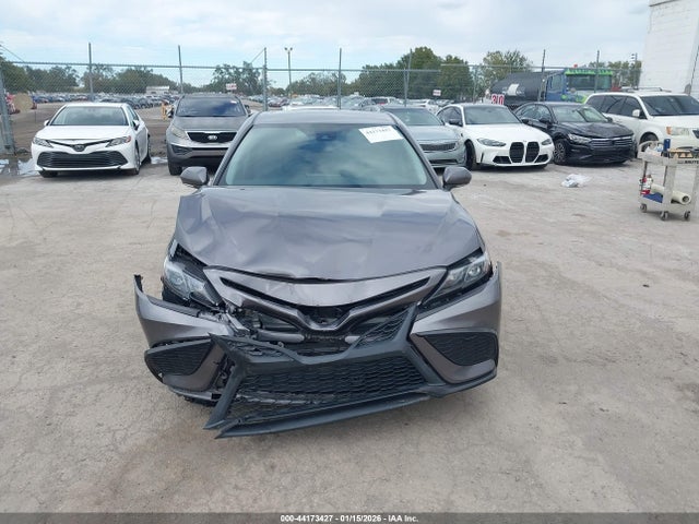 2023 Toyota Camry Se Hybrid მანქანა იყიდება აუქციონზე, vin: 4T1G31AK0PU606019, აუქციონის ნომერი: 44173427