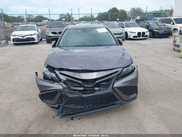 2023 Toyota Camry Se Hybrid მანქანა იყიდება აუქციონზე, vin: 4T1G31AK0PU606019, აუქციონის ნომერი: 44173427