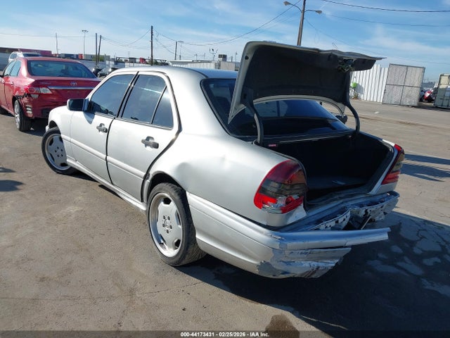 1999 MERCEDES-BENZ C 43 WDBHA33G3XF876044 Photo 2