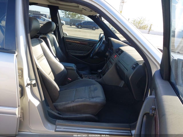 1999 MERCEDES-BENZ C 43 WDBHA33G3XF876044 Photo 4