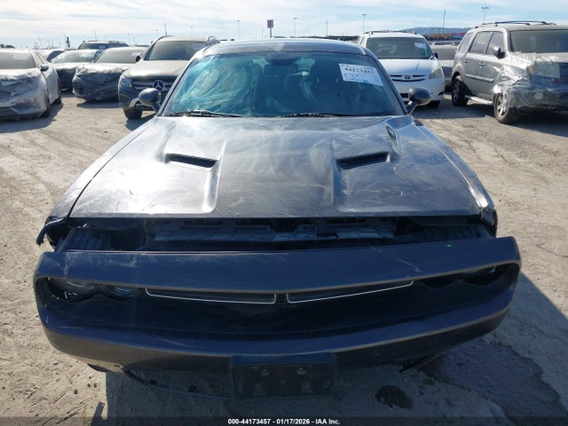 Продажа на аукционе авто 2016 Dodge Challenger Sxt, vin: 2C3CDZAG0GH280000, номер лота: 44173457