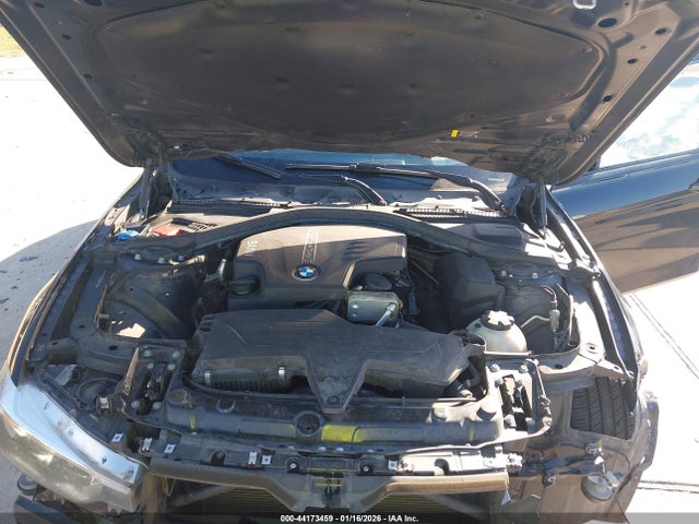 WBA8A9C58HK620202 BMW 320i