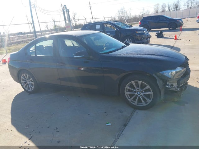 WBA8A9C58HK620202 BMW 320i