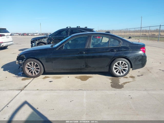 WBA8A9C58HK620202 BMW 320i