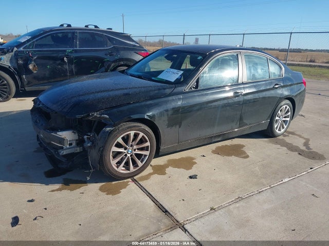 WBA8A9C58HK620202 BMW 320i