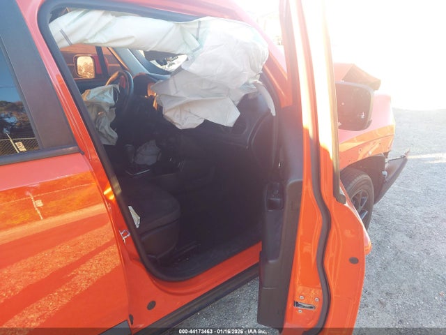2019 JEEP RENEGADE ZACNJABB7KPK12377 Photo 4