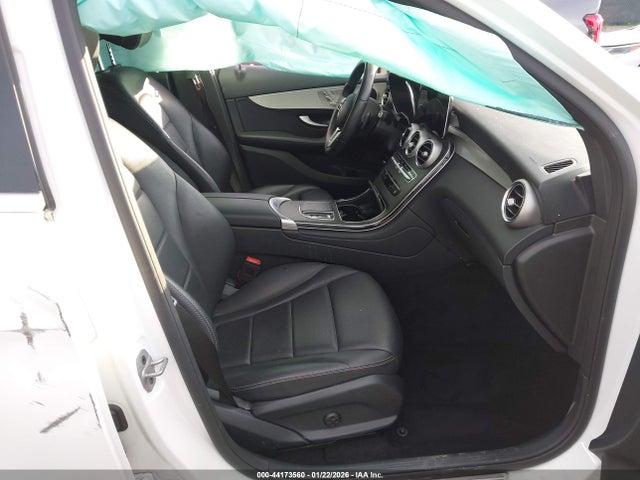 W1N0G8DB7NV397280 Mercedes-Benz Glc 300 Suv