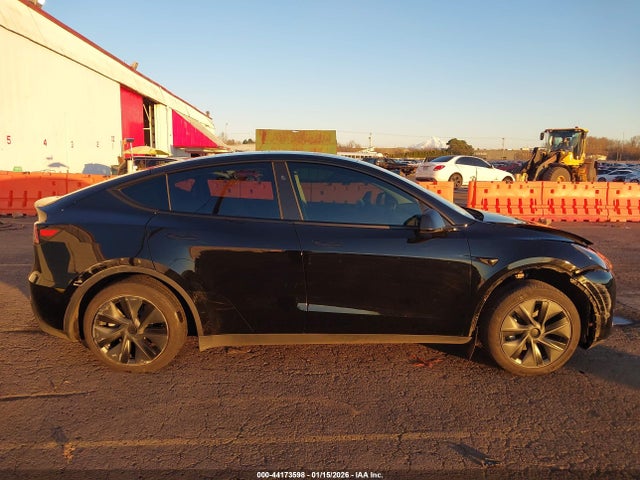 7SAYGDED6RF152206 Tesla Model Y Rwd