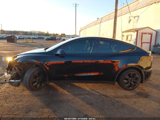 7SAYGDED6RF152206 Tesla Model Y Rwd