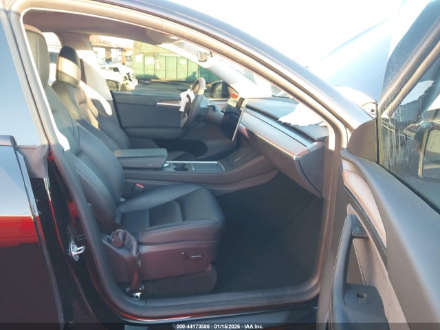 7SAYGDED6RF152206 Tesla Model Y Rwd