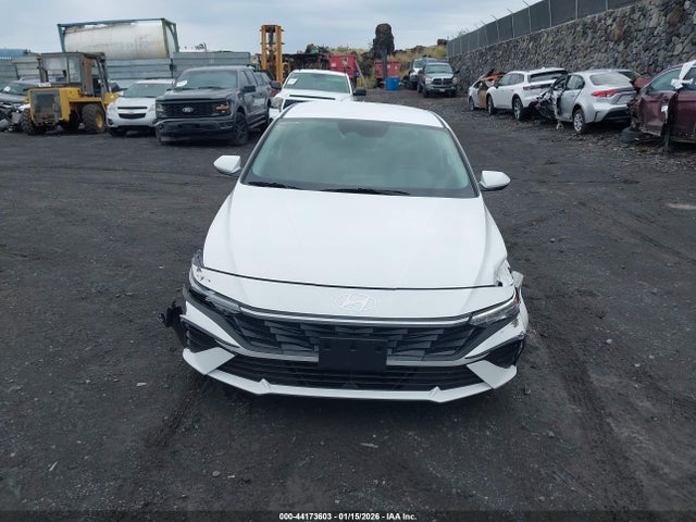KMHLL4DG3SU987493 Hyundai ELANTRA SE