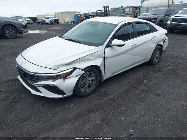 KMHLL4DG3SU987493 Hyundai ELANTRA SE