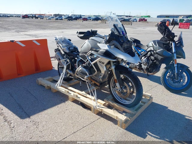 2017 BMW R1200 WB10A6102HZ656011