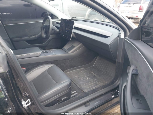 2025 TESLA MODEL 3 5YJ3E1EB2SF898314 Photo 4