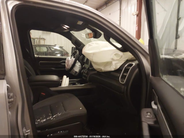 44173730 :رقم المزاد ، 1C6SRFFM9NN288498 vin ، 2022 Ram 1500 Big Horn  4x4 5'7 Box مزاد بيع