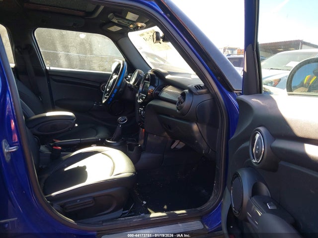 2019 MINI HARDTOP WMWXU1C51K2H73647 Photo 4