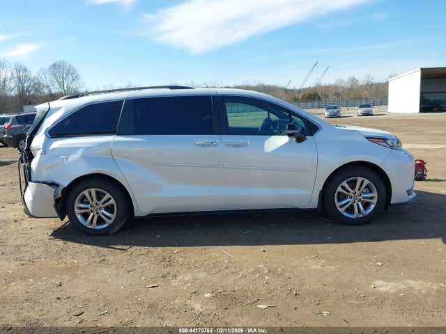 Продажа на аукционе авто 2023 Toyota Sienna 25th Anniversary Edition, vin: 5TDCSKFC6PS074244, номер лота: 44173753