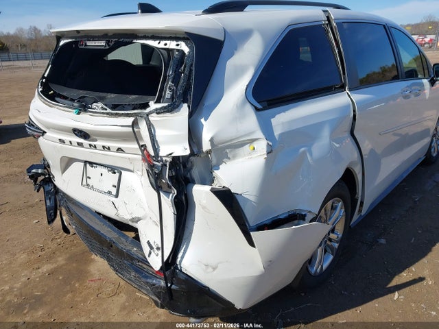 Продажа на аукционе авто 2023 Toyota Sienna 25th Anniversary Edition, vin: 5TDCSKFC6PS074244, номер лота: 44173753