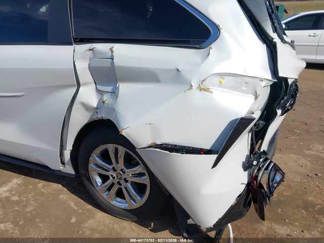 Продажа на аукционе авто 2023 Toyota Sienna 25th Anniversary Edition, vin: 5TDCSKFC6PS074244, номер лота: 44173753