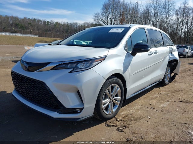 Продажа на аукционе авто 2023 Toyota Sienna 25th Anniversary Edition, vin: 5TDCSKFC6PS074244, номер лота: 44173753