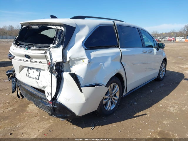 Продажа на аукционе авто 2023 Toyota Sienna 25th Anniversary Edition, vin: 5TDCSKFC6PS074244, номер лота: 44173753